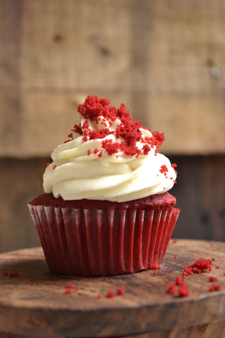 Cupcakes topped with swirls of buttercream frosting